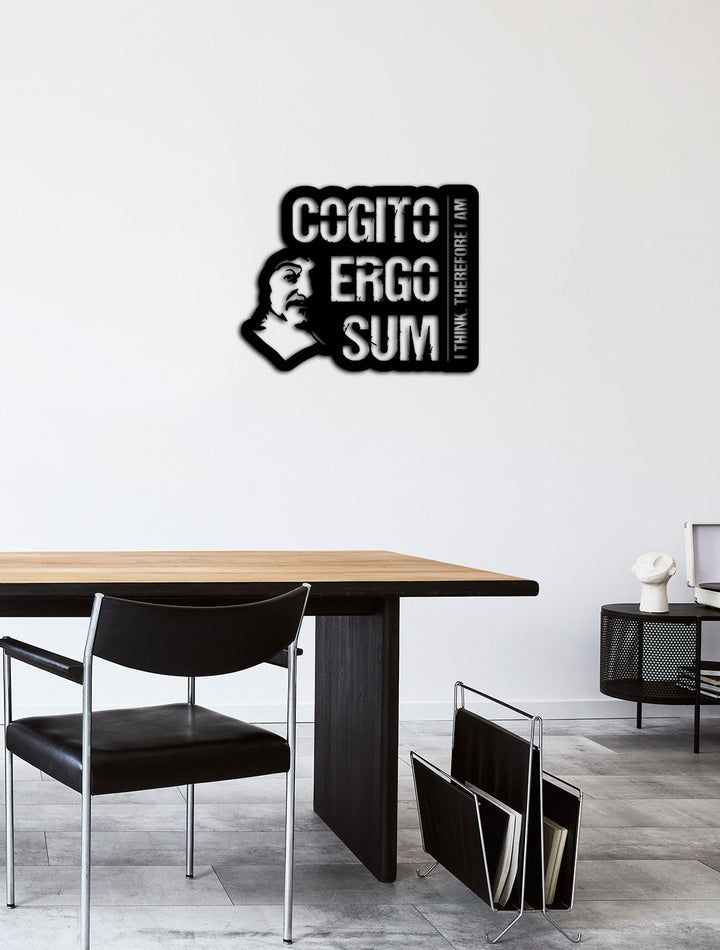 Filosofische 'Cogito Ergo Sum' wandkunst, perfect voor een thuiskantoor. Inspirational home office metal decor and wall art.
