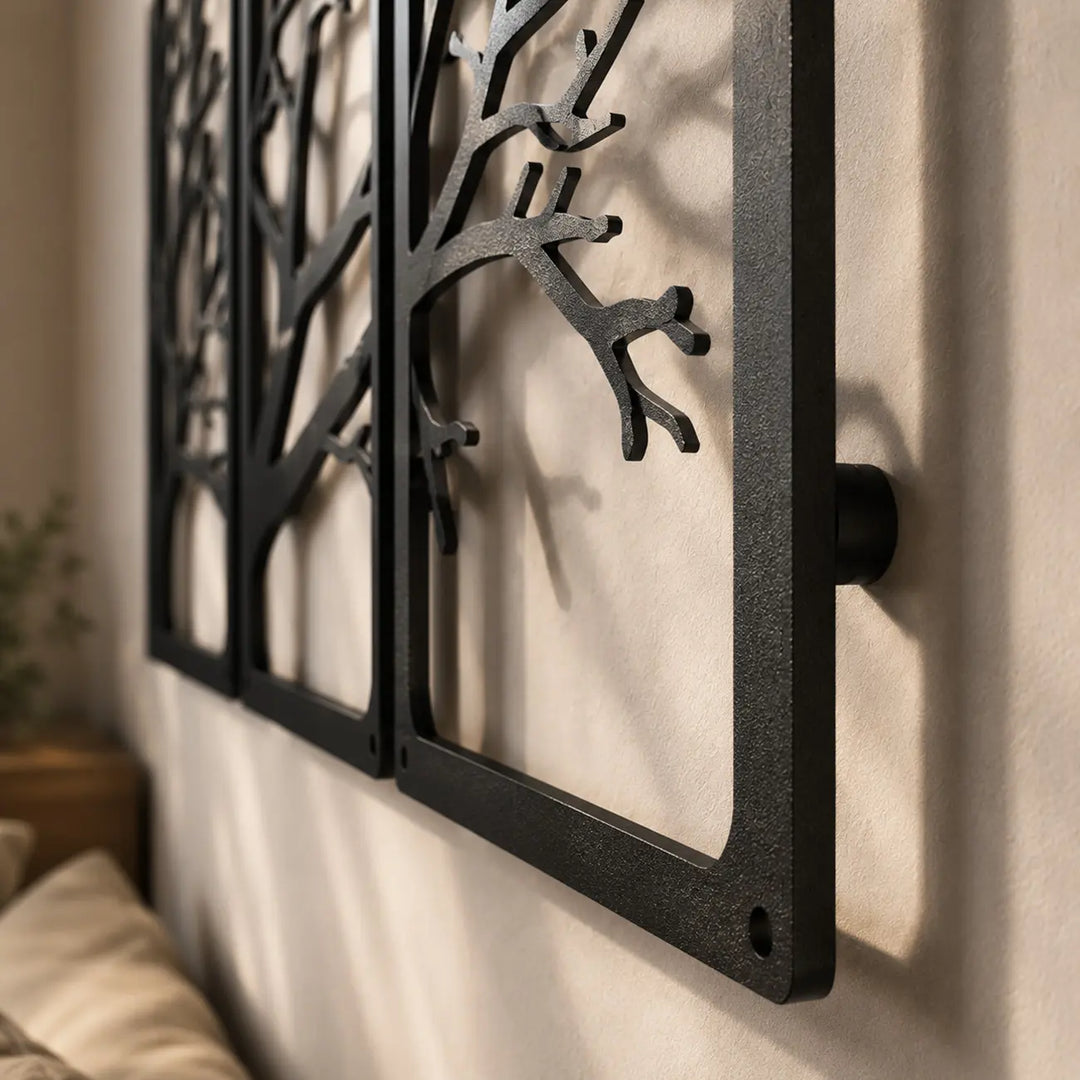 Ontdek de premium kwaliteit en het prachtige 3D schaduweffect van onze metalen wanddecoraties. Haarscherp uitgesneden en krasvast matzwart.
