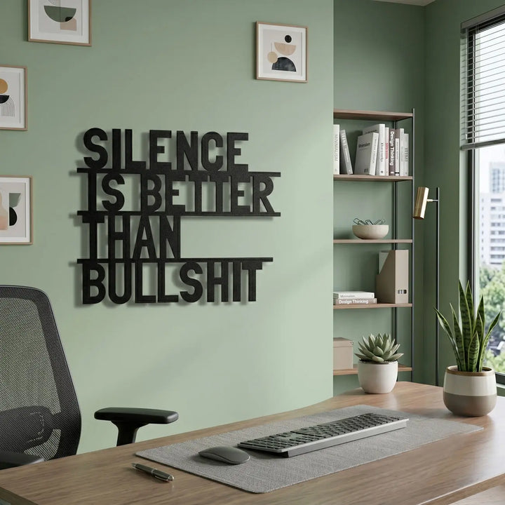 Luxe matzwarte metalen wanddecoratie met quote, een krachtig statement voor in het directiekantoor met prachtig 3D-effect.