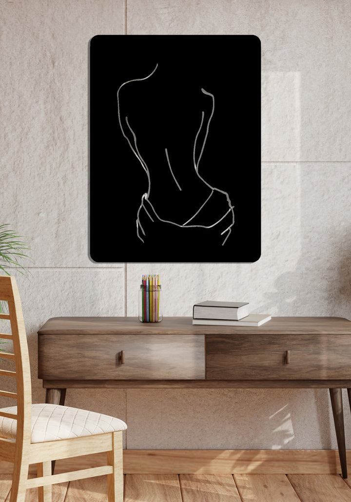 Elegante metalen wanddecoratie van een vrouwelijk silhouet voor boven het bureau. Een inspirerende en moderne line art toevoeging voor een stijlvol thuiskantoor of werkplek.