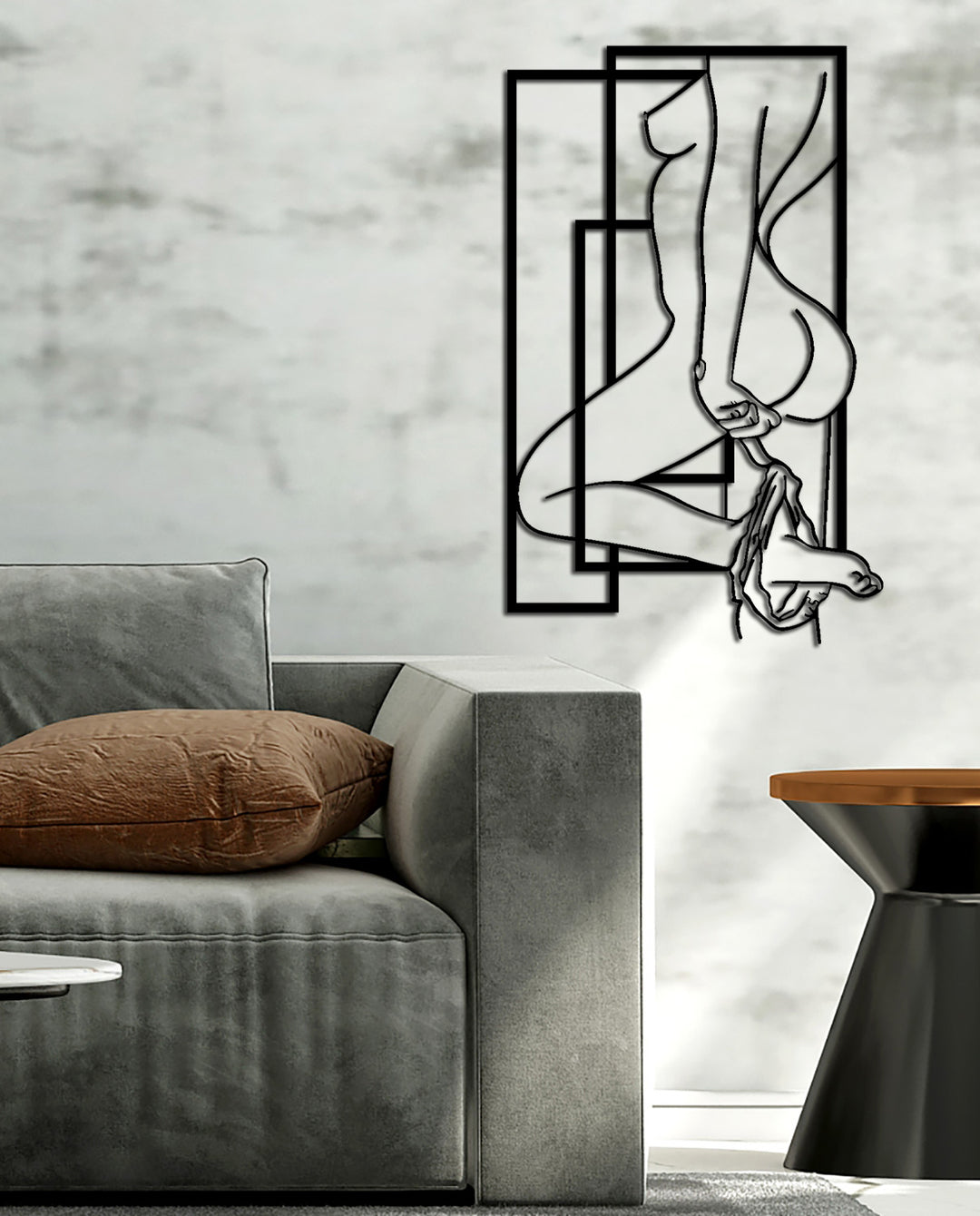 Prachtige metalen wanddecoratie van een sensuele vrouw in lijnkunst. Een elegant, modern en opvallend kunstwerk voor een sfeervolle woonkamer.