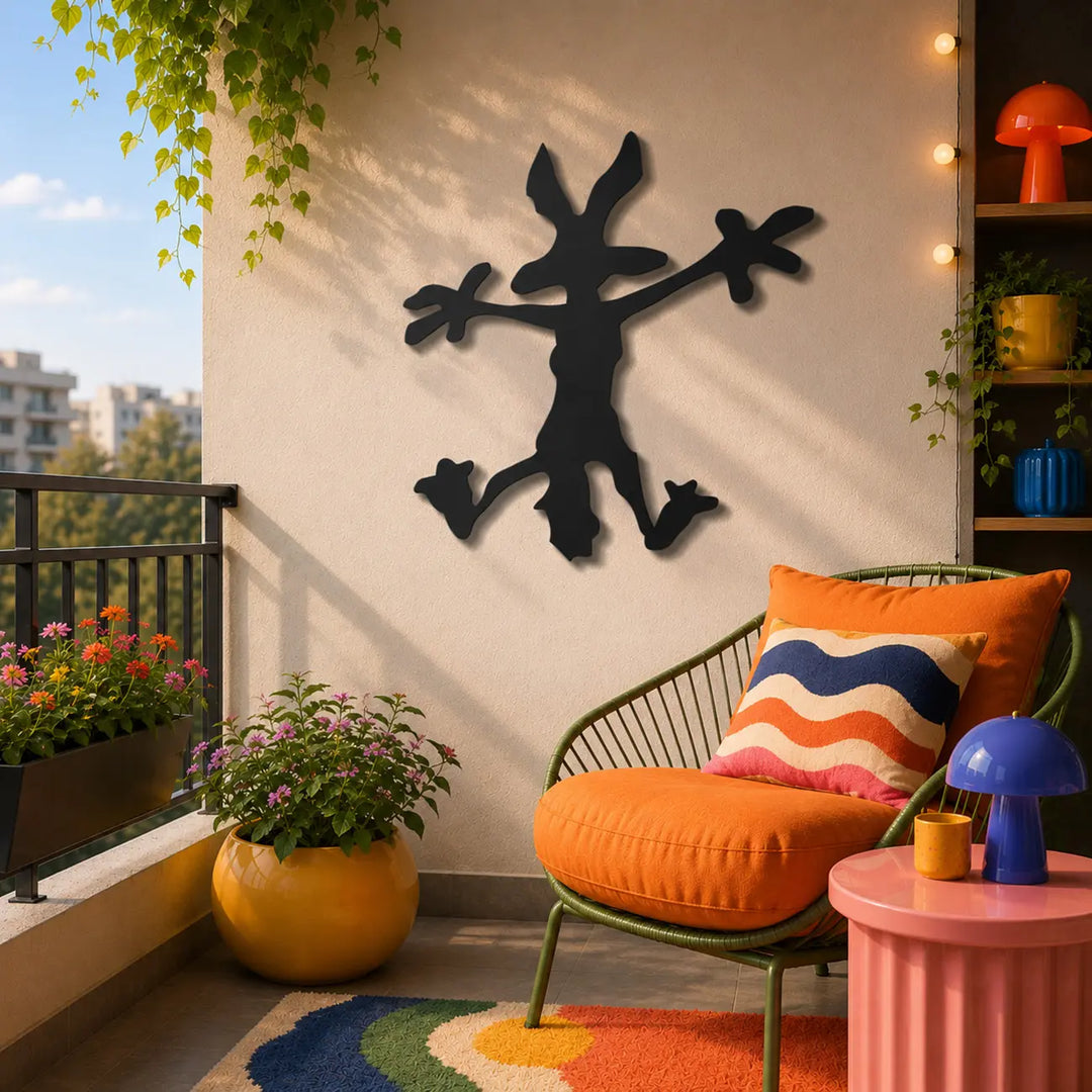 Grappige metalen wanddecoratie van Wile E. Coyote. Breng een flinke dosis humor en nostalgie naar uw balkon, veranda of buitenruimte.