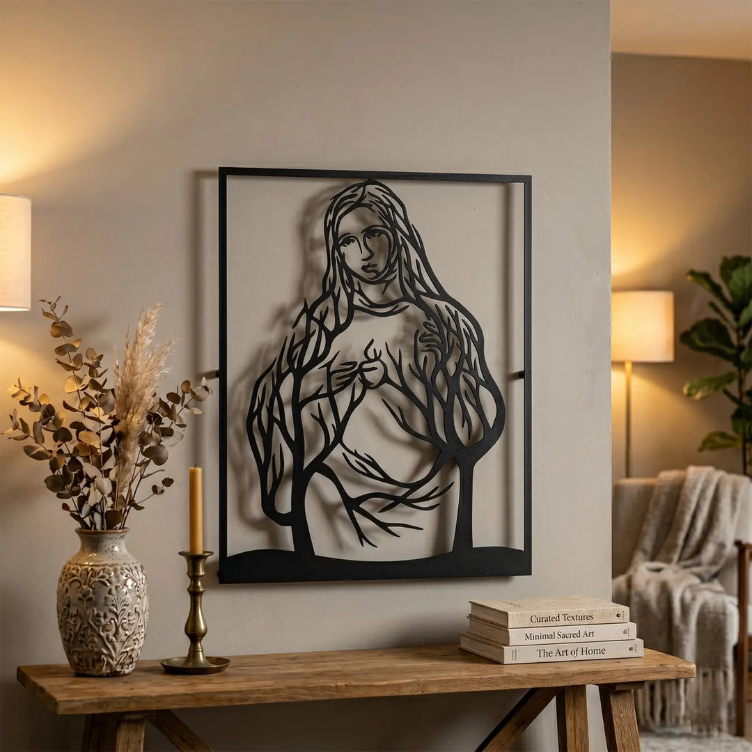 Verwelkom uw gasten met de metalen Heilig Hart van Maria wanddecoratie in de hal. Een prachtige spirituele zegen bij de entree van uw huis.