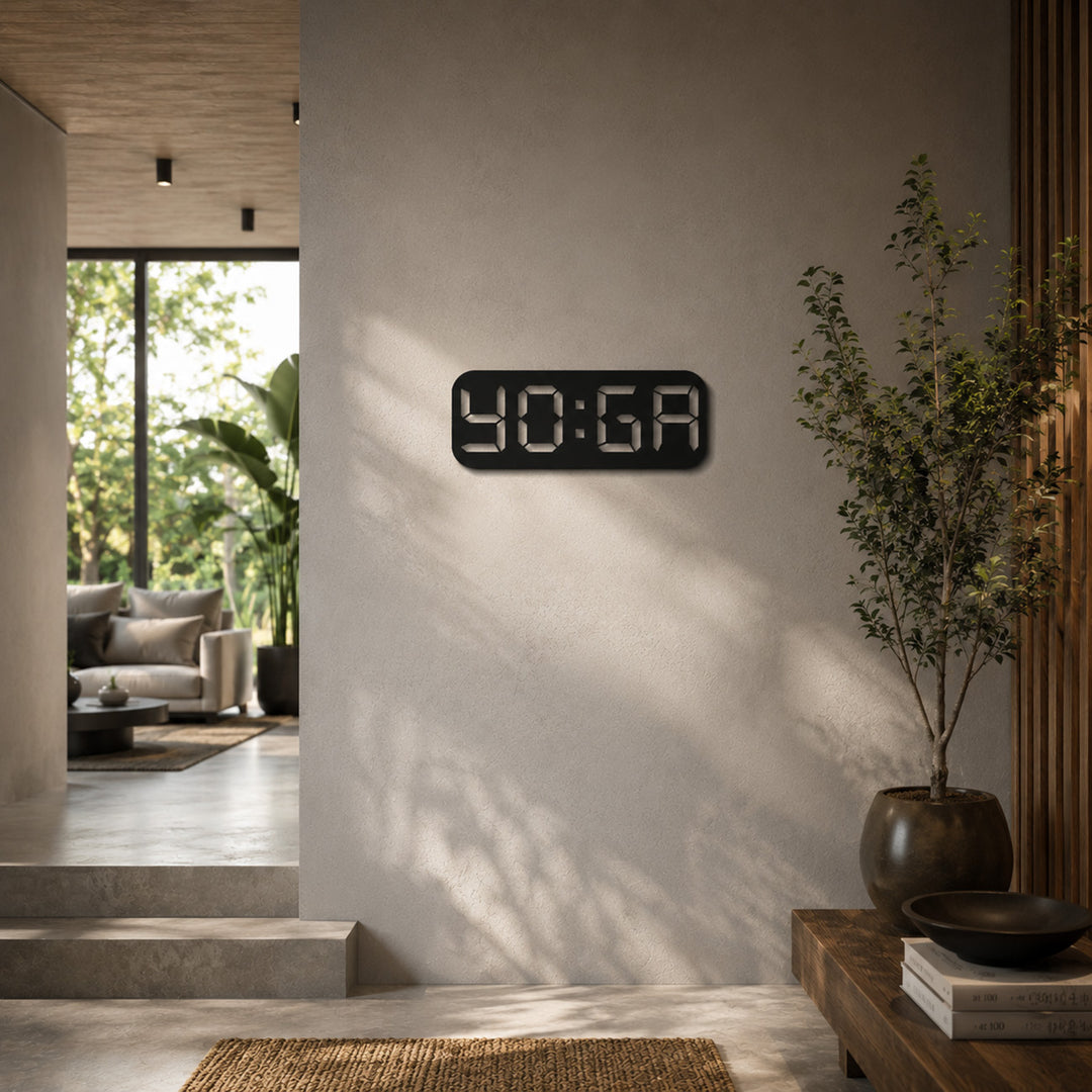 Een vredig welkom met de 'Yoga Time' wanddecoratie in de gang of hal. A peaceful welcome with metal zen wall decor in the hallway.