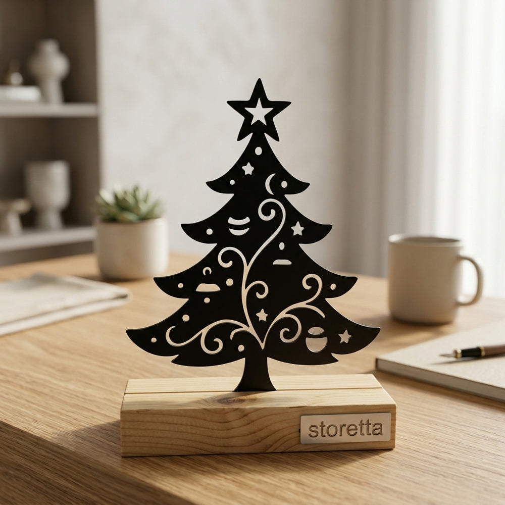 Kerstboom beeldje op sokkel met uitgesneden ornamenten voor dressoir, schouw of vensterbank
