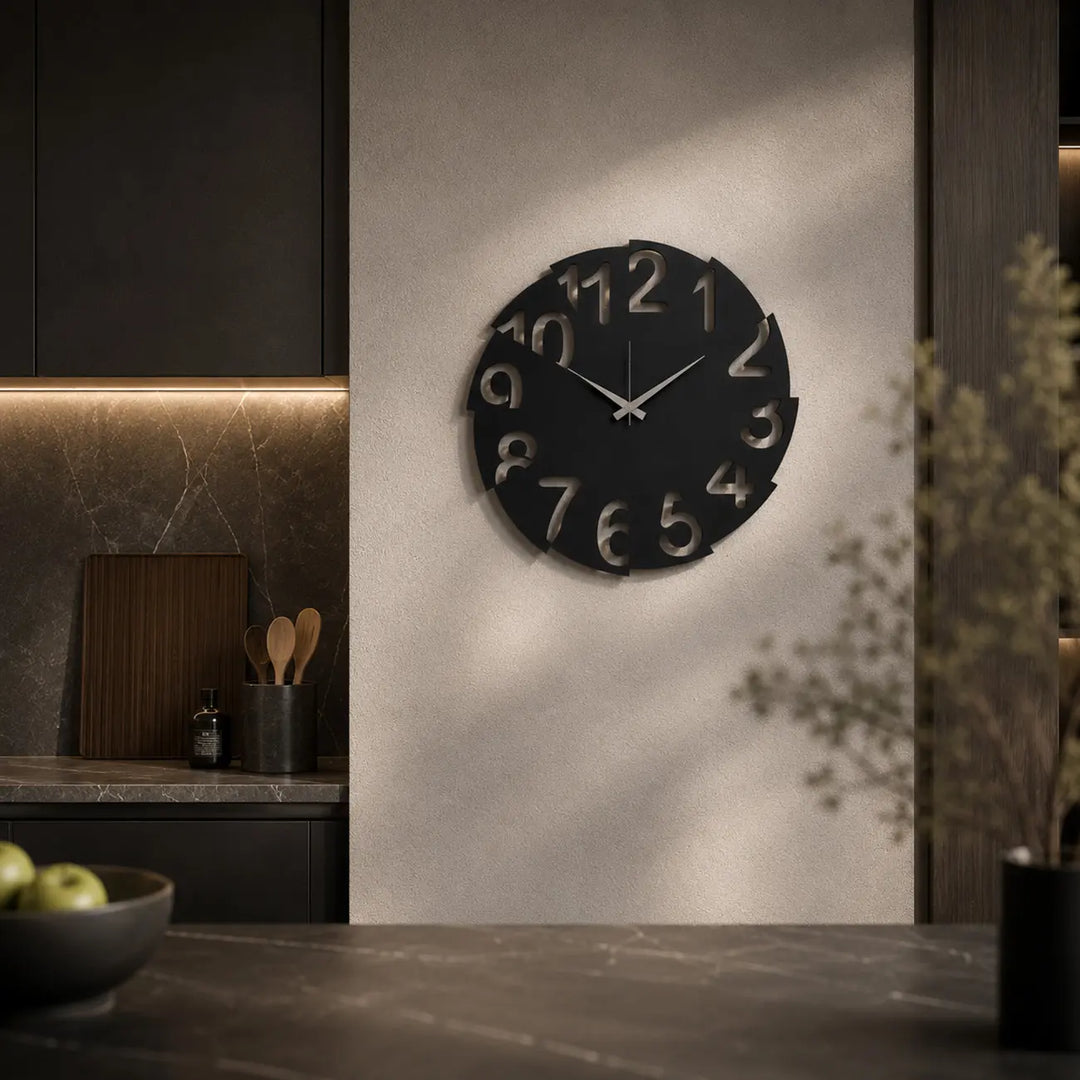 Houd de tijd stijlvol in de gaten tijdens het koken. De 'Vortex Motion' metalen wandklok is een praktische en moderne eyecatcher voor in de keuken.