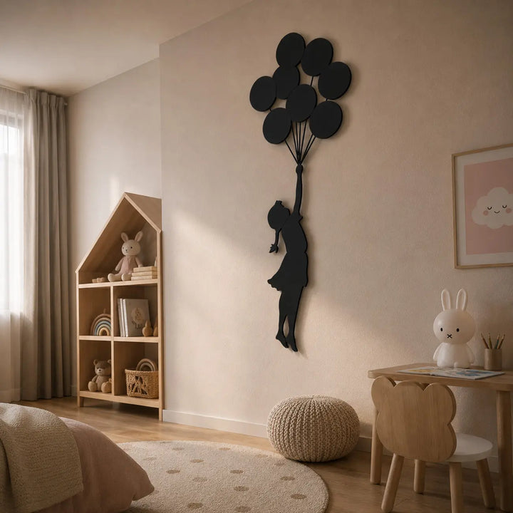 Laat de dromen van je kind vliegen! Deze magische metalen wanddecoratie is de perfecte, veilige en stijlvolle toevoeging voor de kinderkamer.