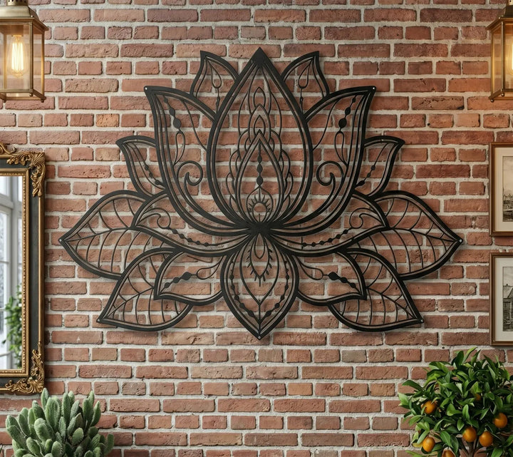 Close-up van de krasbestendige matzwarte poedercoating op het stalen lotus design.
