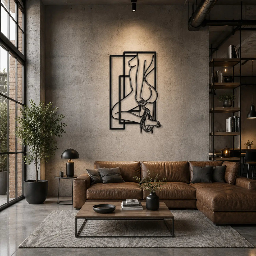 Minimalistische metalen kunst van een vrouwengezicht. Een subtiel, modern en abstract kunstwerk voor boven de bank in de woonkamer.