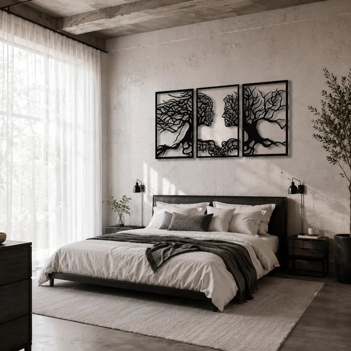 Creëer een romantische en rustgevende sfeer in je slaapkamer met de 3-delige 'Liefde in de Natuur' wanddecoratie. Prachtig matzwart design voor boven het bed!