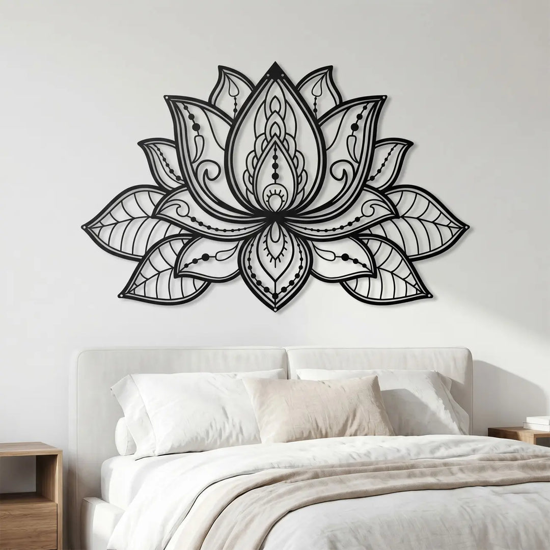 Rustgevende 3D lotus wanddecoratie als stijlvolle toevoeging boven het bed in de slaapkamer.