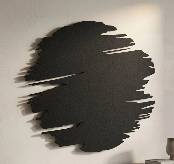 Ervaar 'Stille Luxe' met onze verfijnde abstracte metalen wanddecoratie. Experience 'Silent Luxury' with our refined abstract metal wall decor.