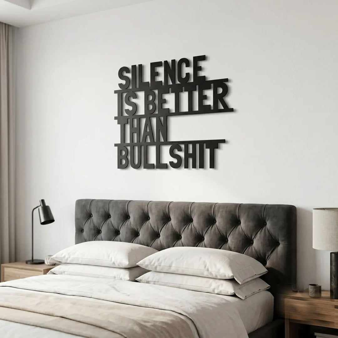 Stoere en minimalistische metalen wandtekst voor in de slaapkamer. Hoogwaardige kwaliteit voor een moderne rustplaats.