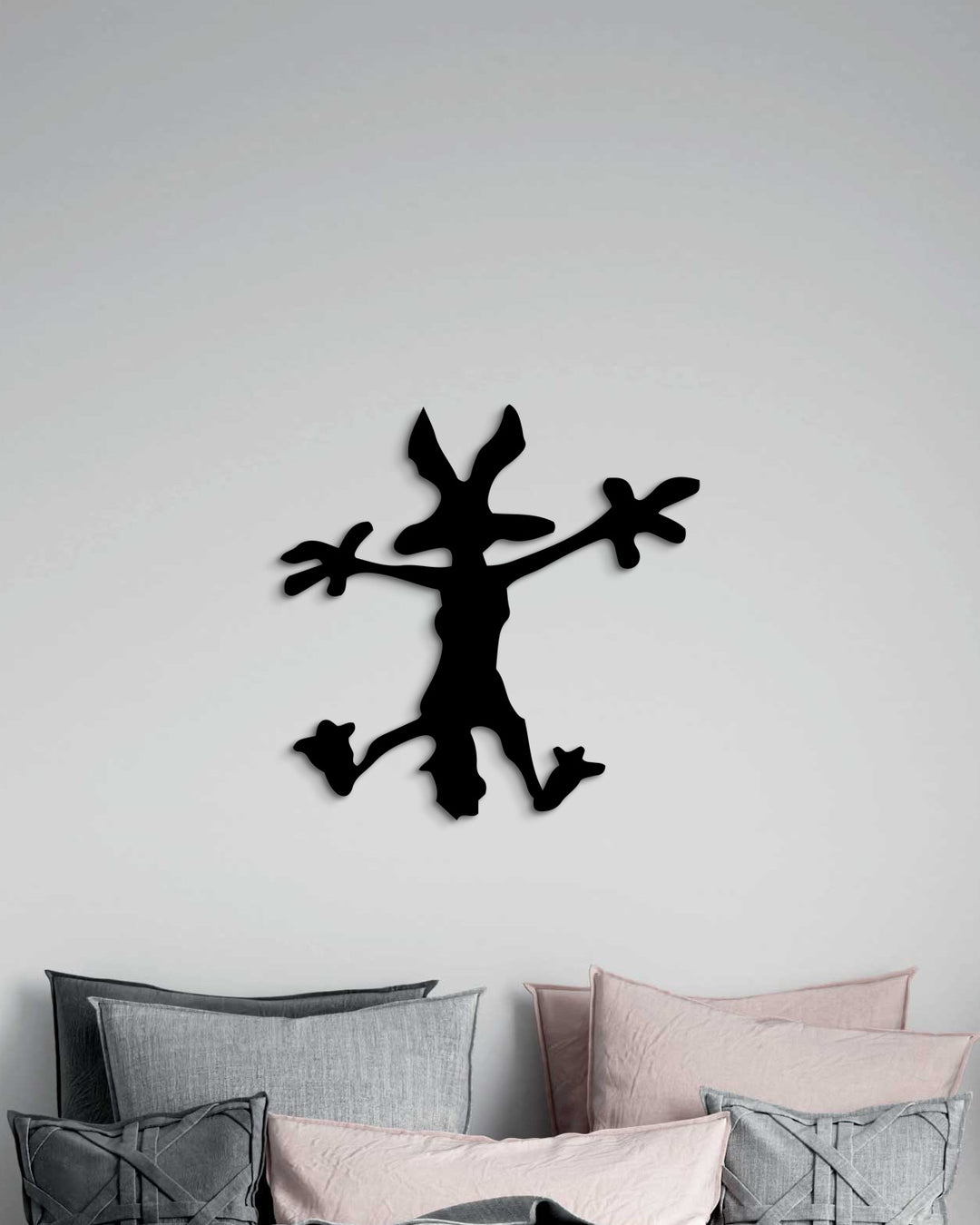 Grappige metalen wanddecoratie van Wile E. Coyote. De perfecte, bescheiden toevoeging voor aan de muur boven de bank in bir basis woonkamer.