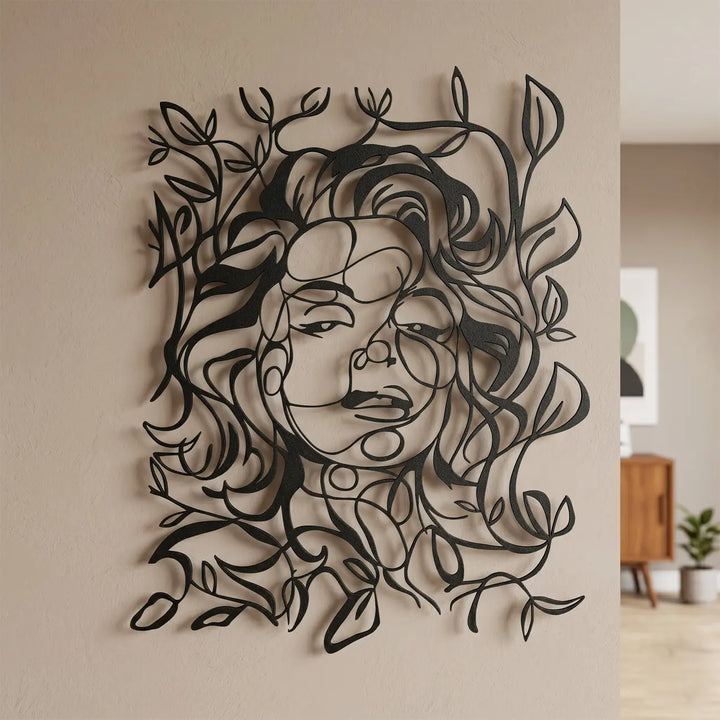 Abstracte botanische kunst in een moderne woonkamer. Elegant metal wall art serving as the ultimate focal point for modern luxury interior design.
