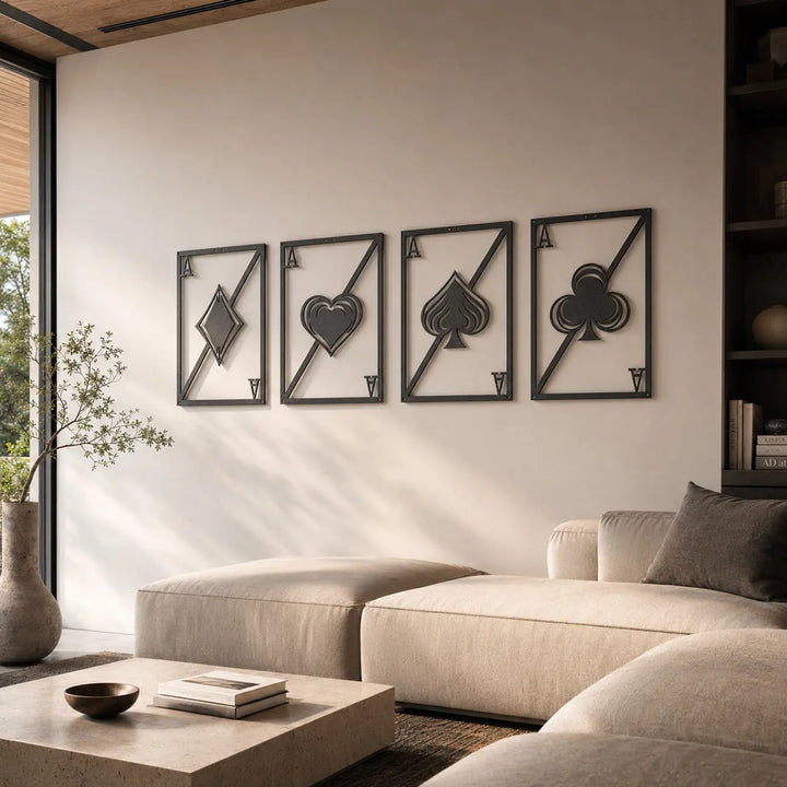 Geef je woonkamer of thuisbar een stoere, speelse touch met de set van 4 metalen speelkaarten (Azen). Een unieke eyecatcher met 3D-effect.