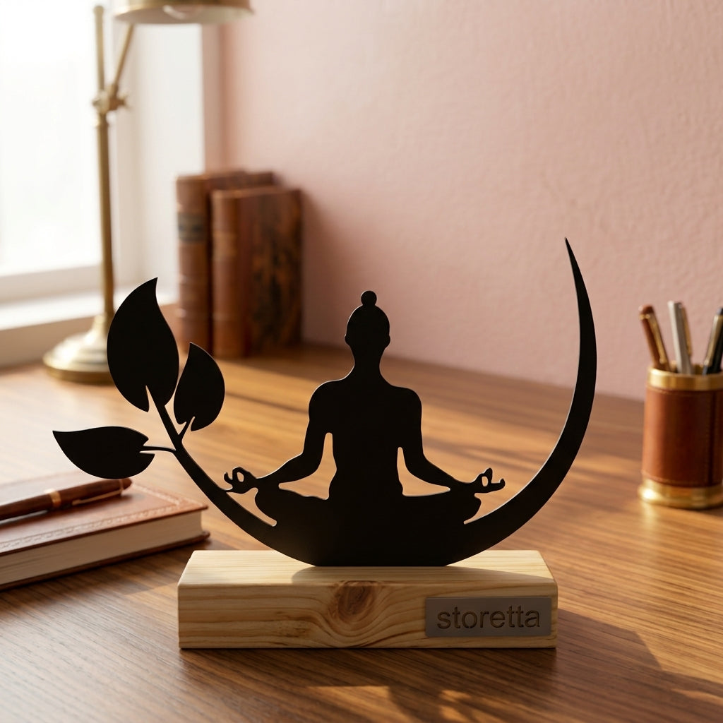 De Yoga Lotus - Zwart metalen ornament op massief houten voet als rustgevende bureaudecoratie